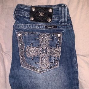 💛Cross embroidery detailing Miss me Jeans💛